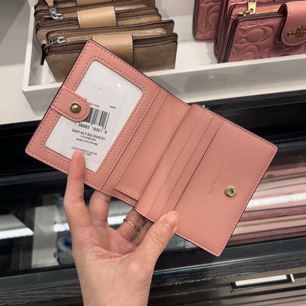 NWT🌸Coach Snap Wallet In Signature Canvas With Flower Charms Powder Pink CEC34 - Picture 4 of 5